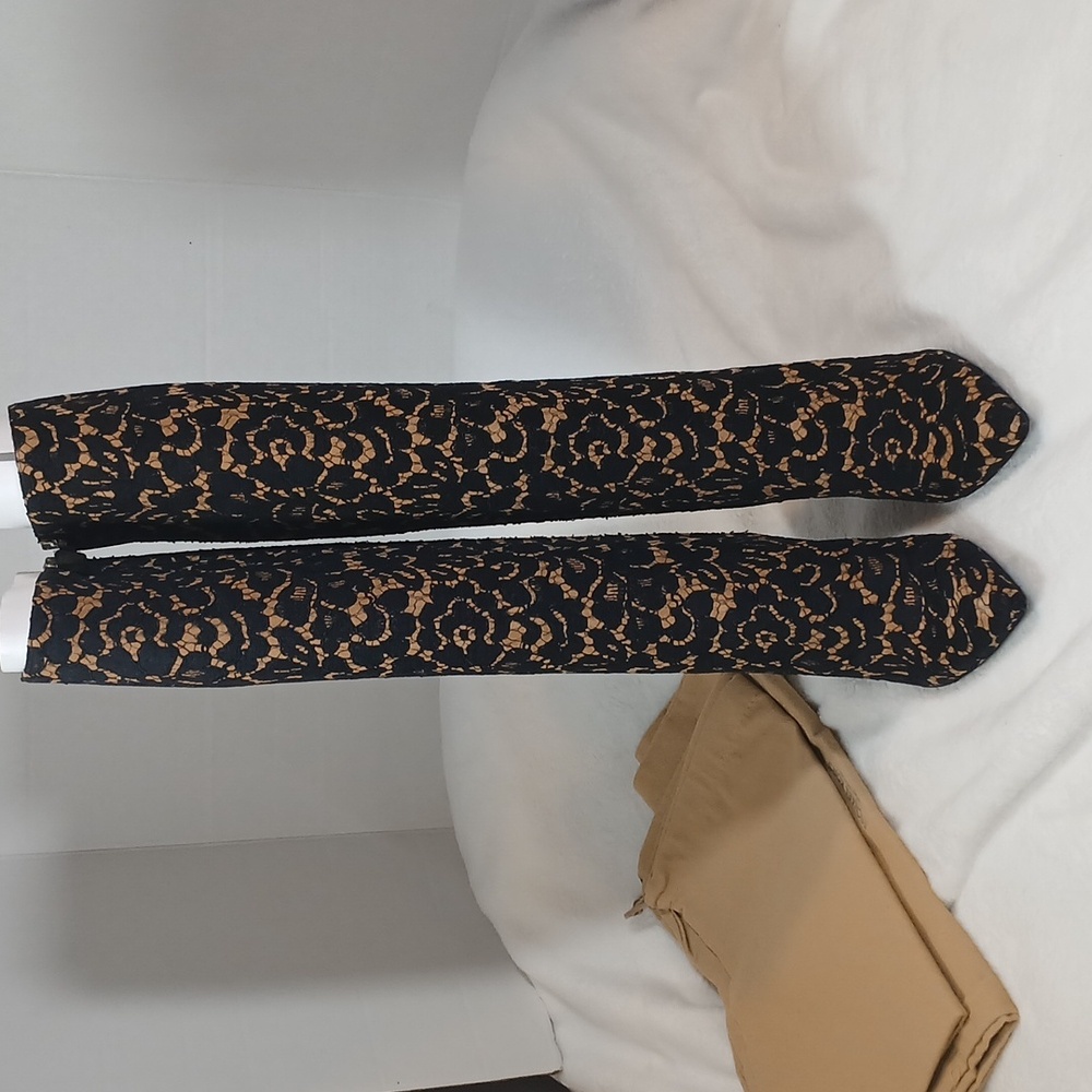 Michael Kors Collective Versey Floral Lace Black/Tan Heeled Boots Sz 6.5 - Picture 2 of 12